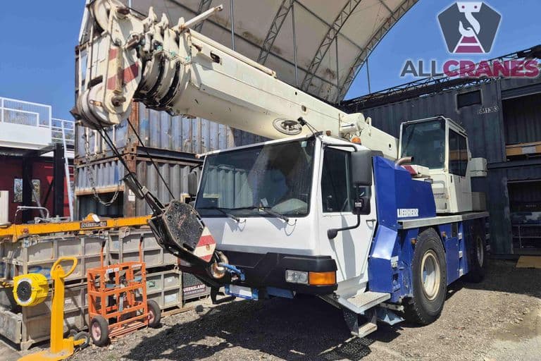 AC1775 1999 Liebherr LTM1030-2 photo 1