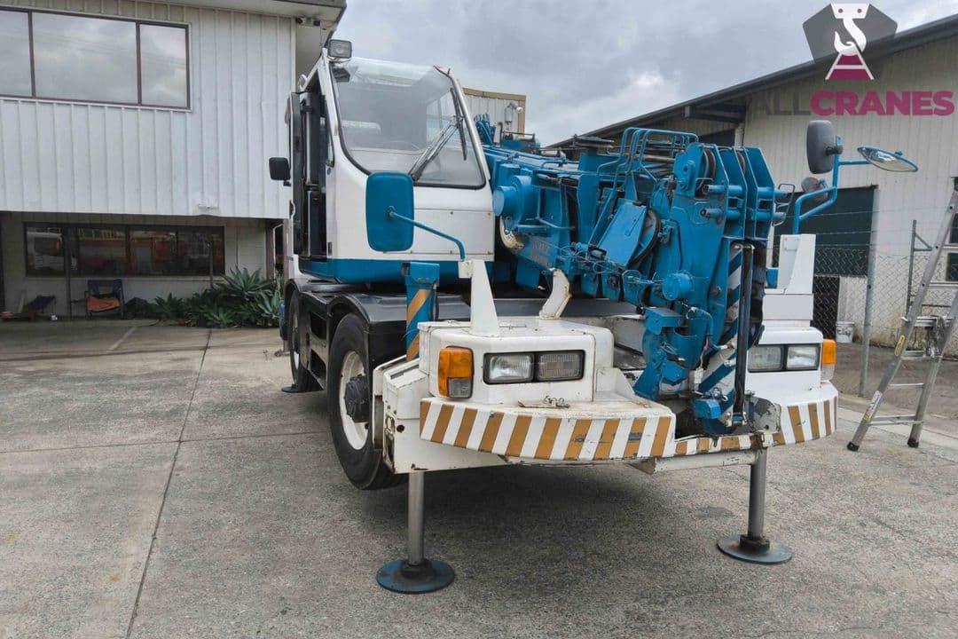 Komatsu LW100E 2004 — photo 1